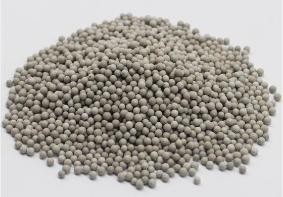 Bolas de cerámica inertes del óxido de aluminio de la ayuda para el gas natural 1300-1400 Kg/M3