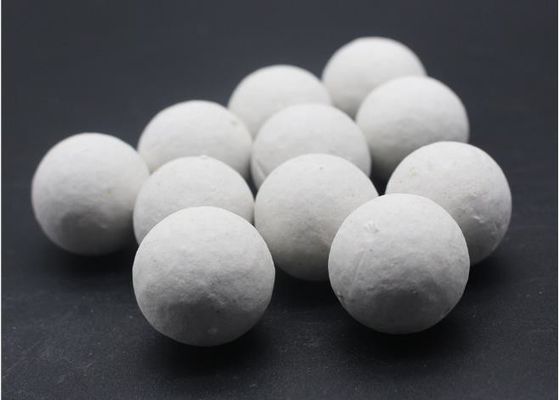 Bolas de cerámica inertes del óxido de aluminio de la ayuda para el gas natural 1300-1400 Kg/M3