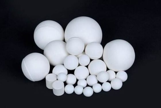 Bolas del óxido de aluminio de la pureza elevada 10 milímetros de alúmina que muele la esfera de cerámica de las medias bolas